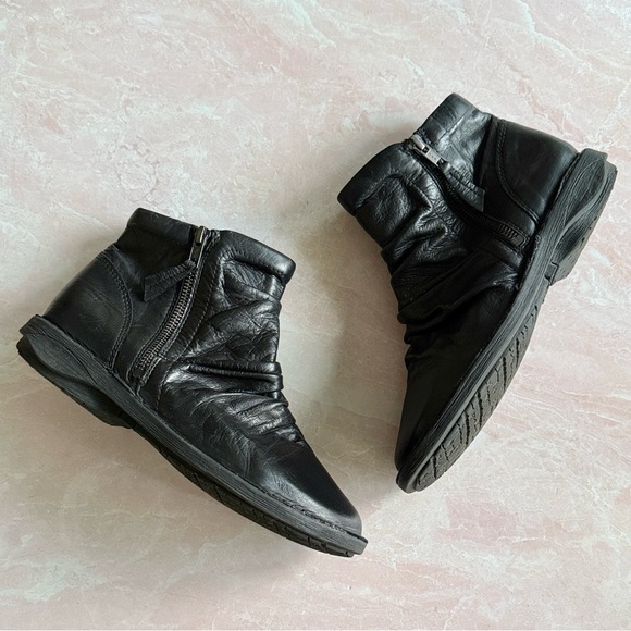 Miz Mooz New York Pleasant Black Leather Booties EU 38/US 7.5 - Picture 3 of 15